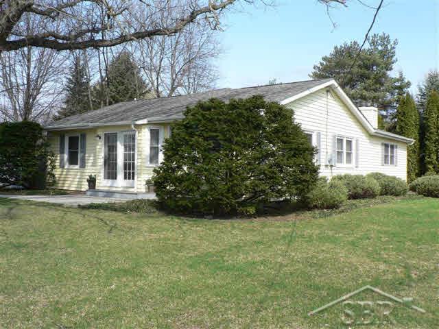 7315 North Gleaner Road Freeland, MI 48623 - Photo 3 of 13 20035985-2.JPG