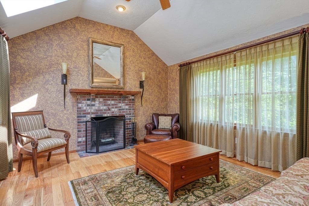 45 Whitewood Road Milford, MA 01757 - Photo 13 of 30 Gallery Image 13