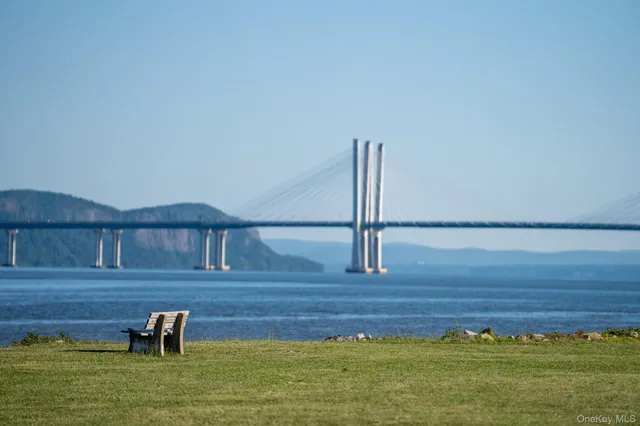 $2,099,000 | 6 Marker Ridge, Unit 3, Irvington, NY 10533