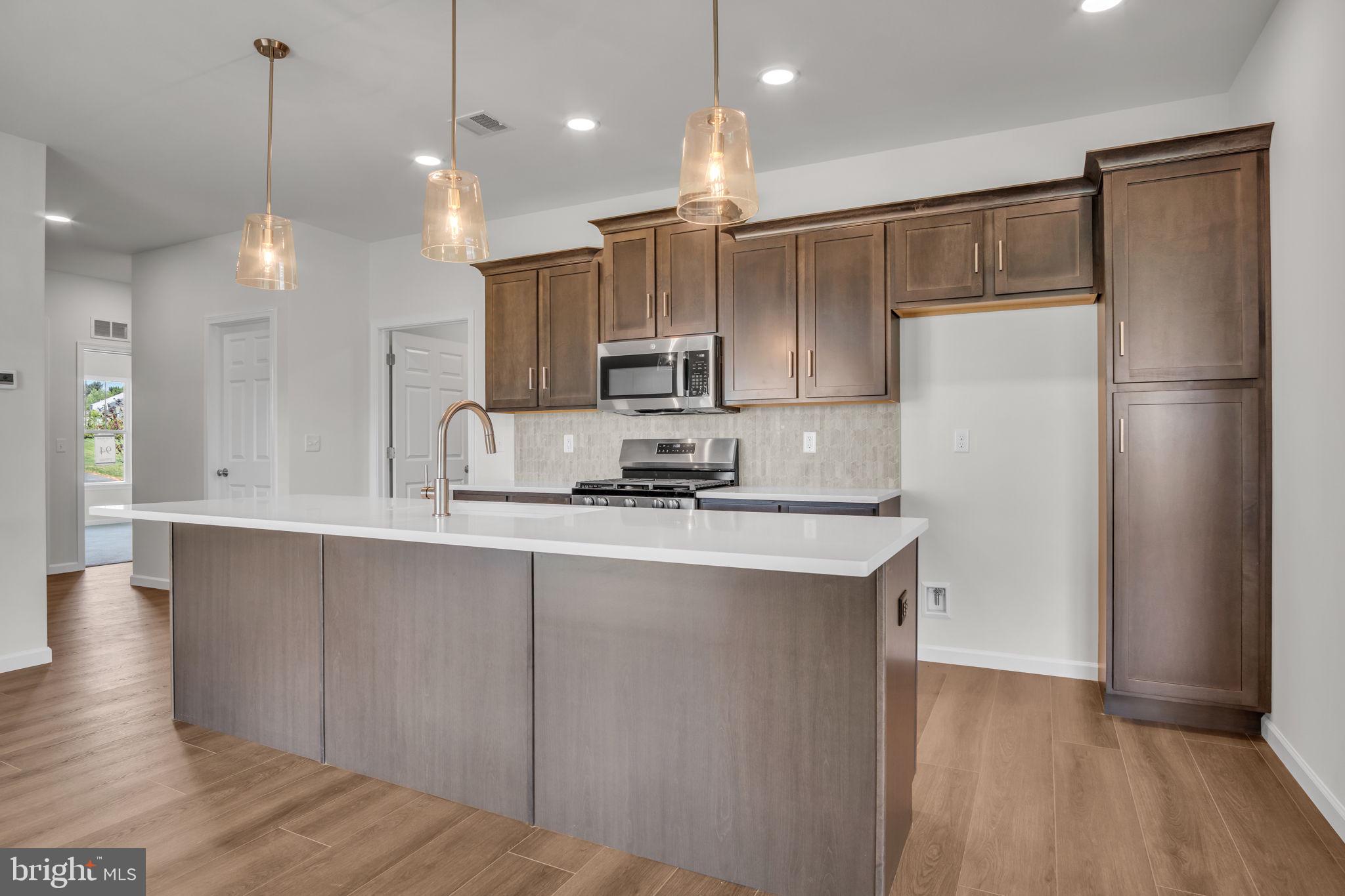 907 Shadowbrooke Dover, PA 17315 - Photo 4 of 14