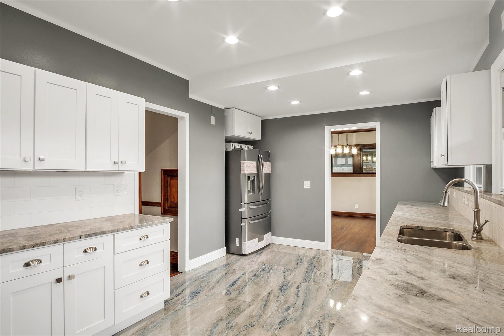 703 Edison Street Detroit, MI 48202 - Photo 21 of 47 17-703-Edison-Windowstill-Real-Estate-Photography-17.jpg