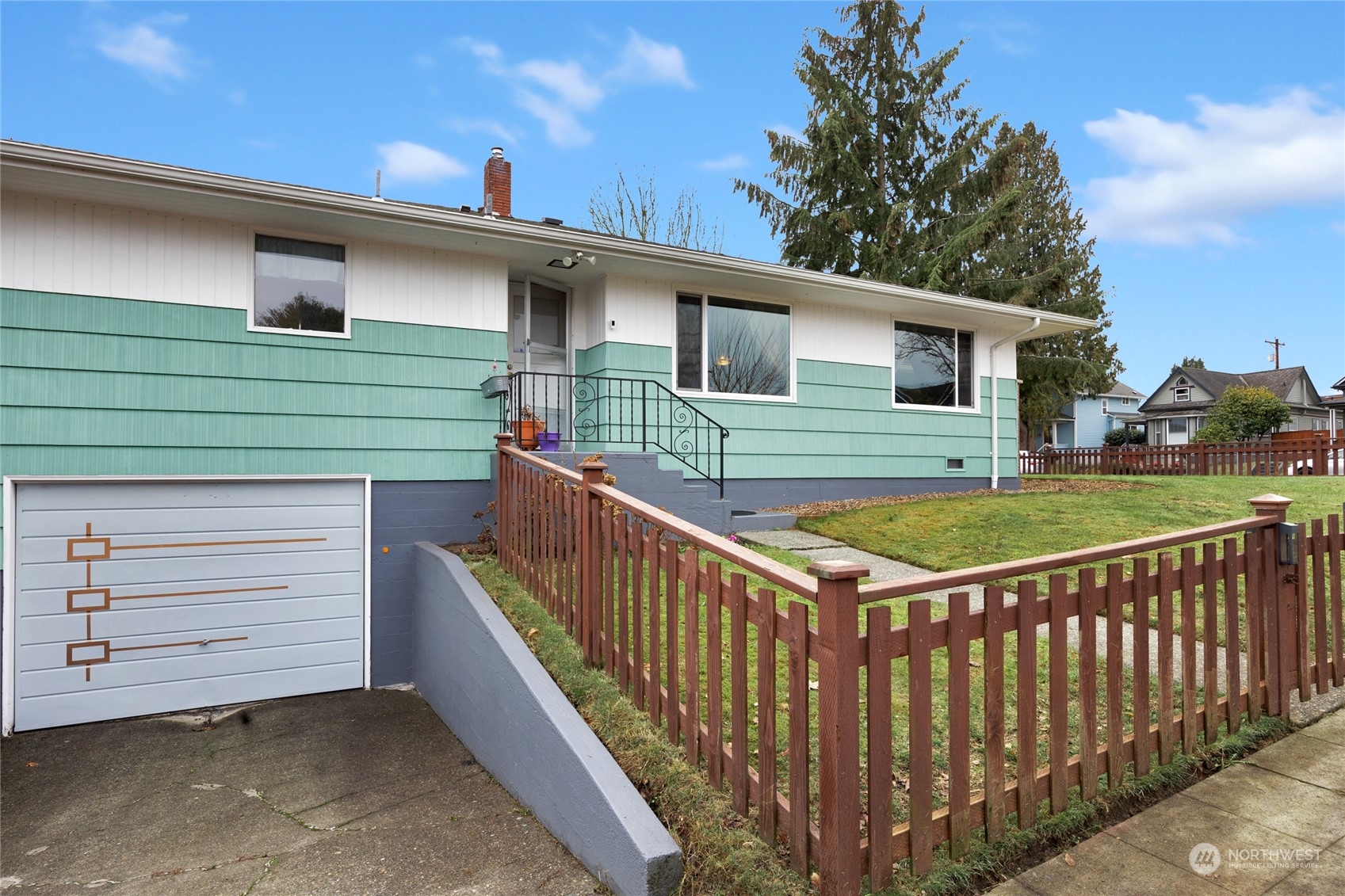 2101 Rockefeller Avenue Everett, WA 98201 - Photo 24 of 26 a view of a house with backyard and sitting area