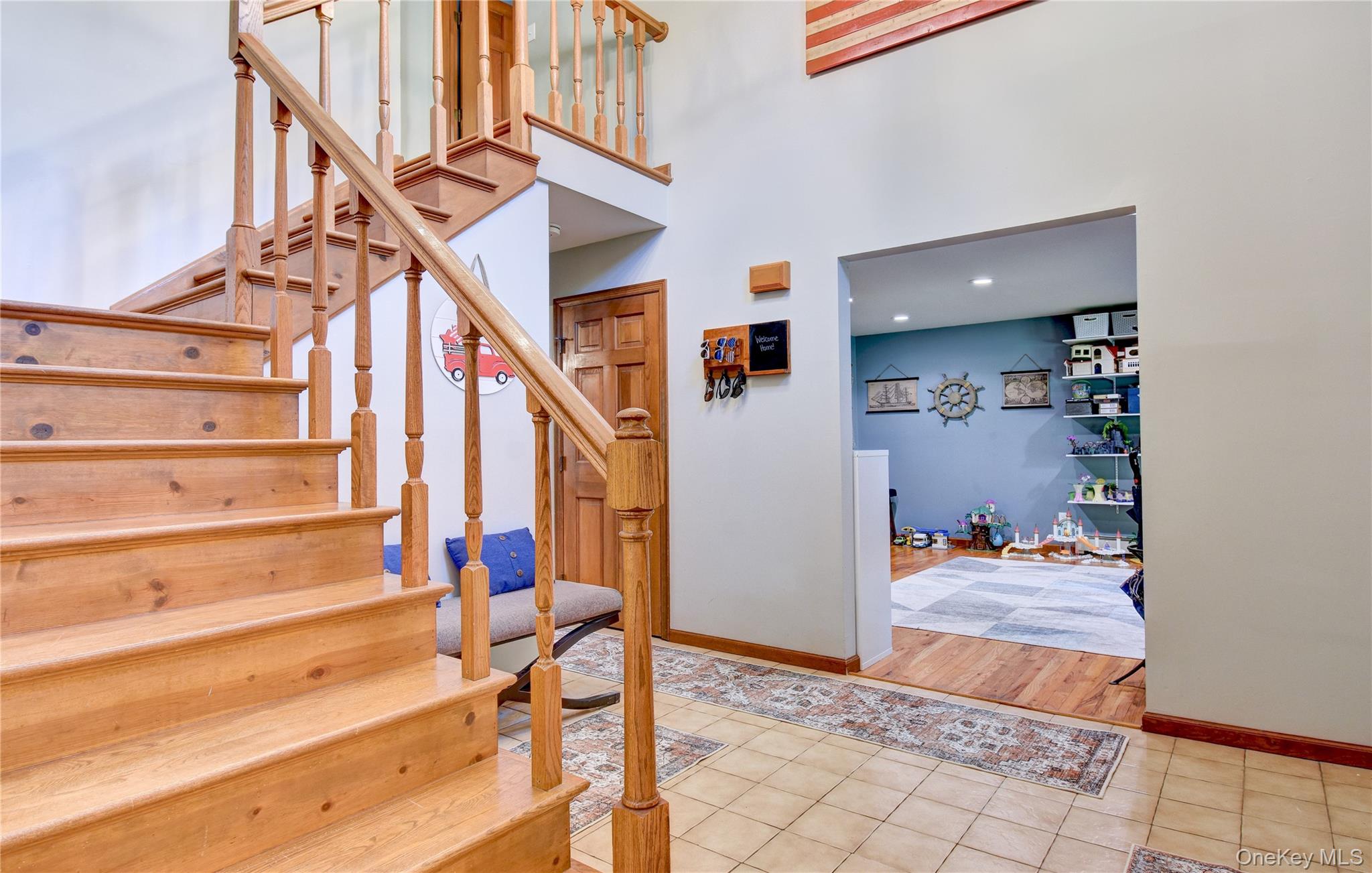 29 Valley View Road Bloomingburg, NY 12721 - Photo 4 of 50 a view of entryway and hall