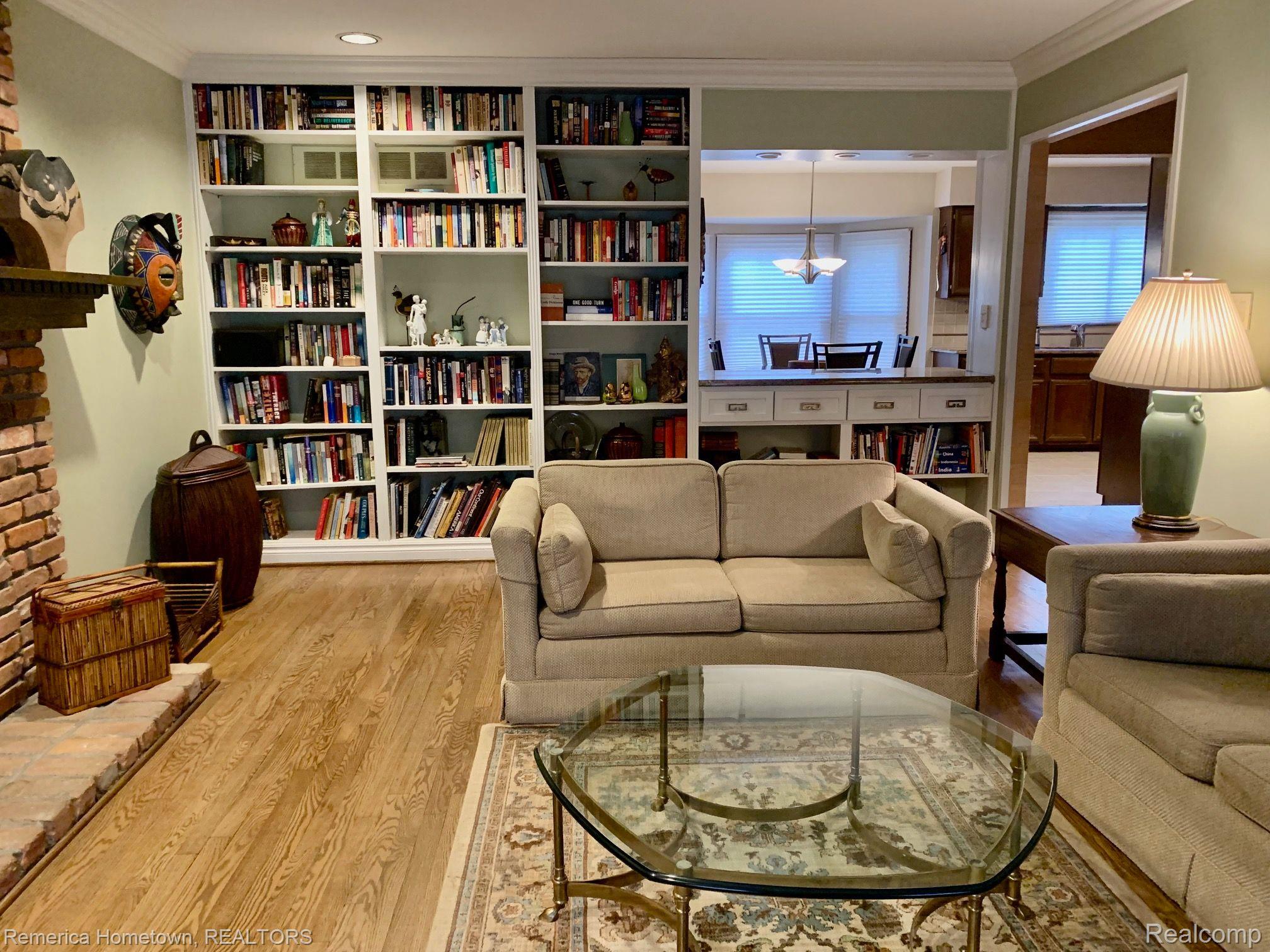 33929 Old Timber Road Farmington, MI 48331 - Photo 16 of 34 Built-in bookcases...