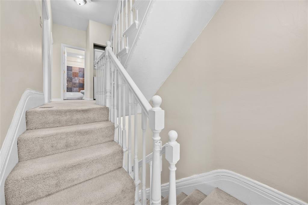 1312 Boyle Street Pittsburgh, PA 15212 - Photo 26 of 50 a view of entryway