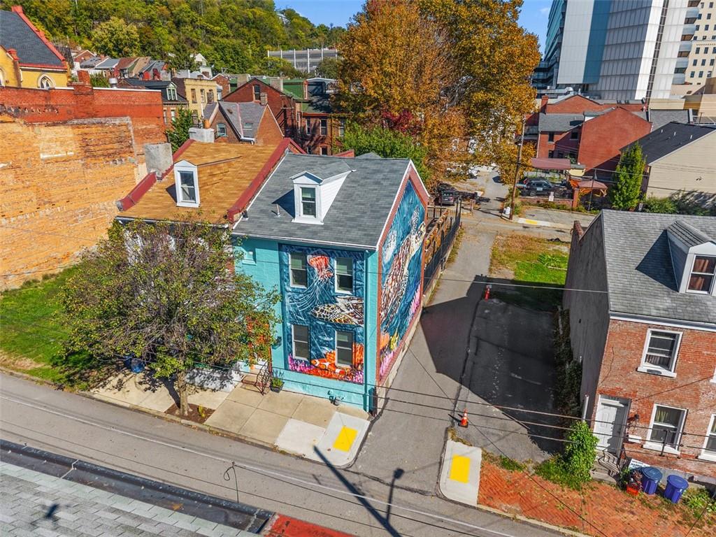1312 Boyle Street Pittsburgh, PA 15212 - Photo 9 of 50 an aerial view of a building with garden space and street view