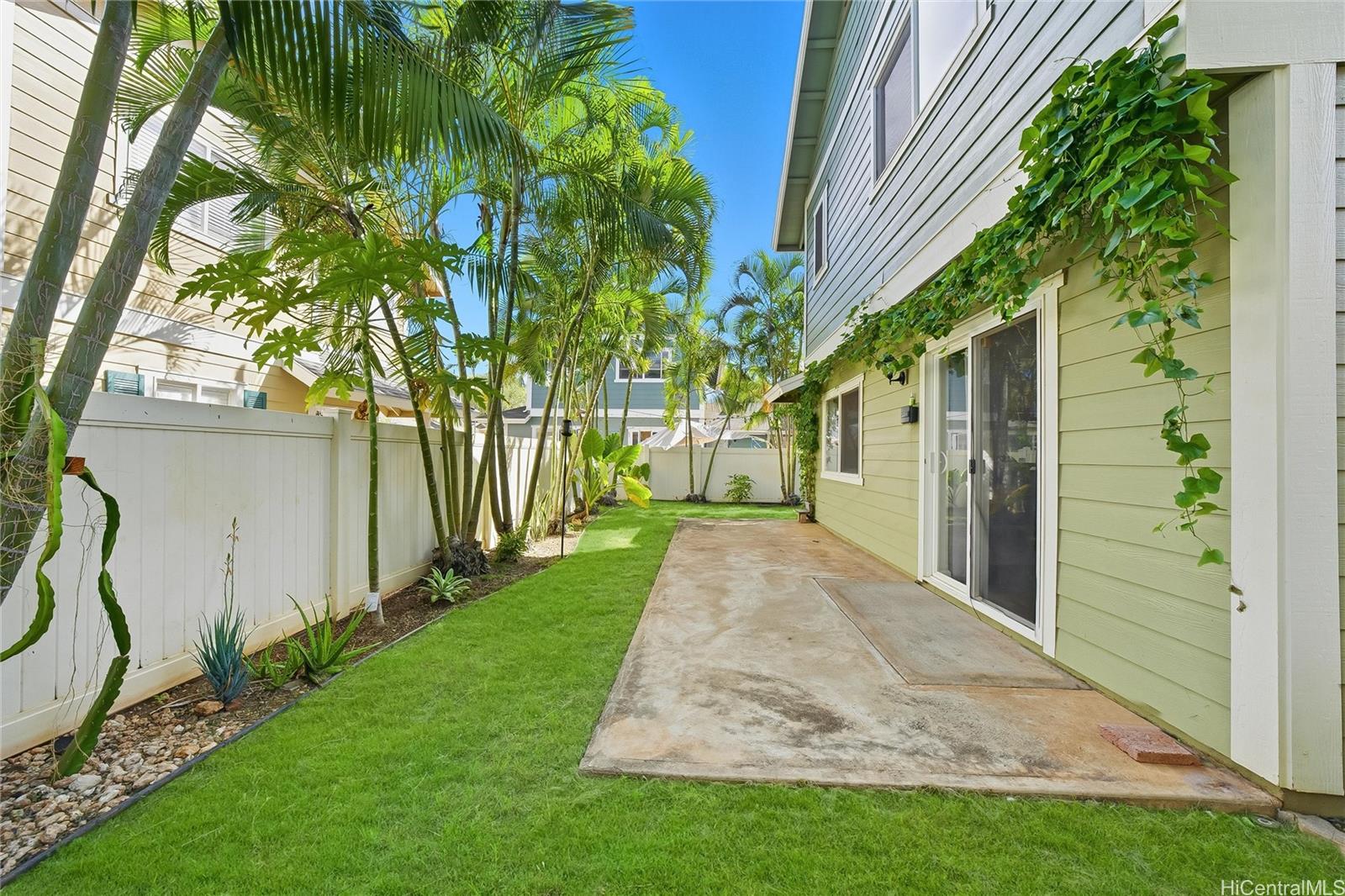 87-1958 Pakeke Street, Unit T Waianae, HI 96792 - Photo 24 of 25 a view of a back yard of the house