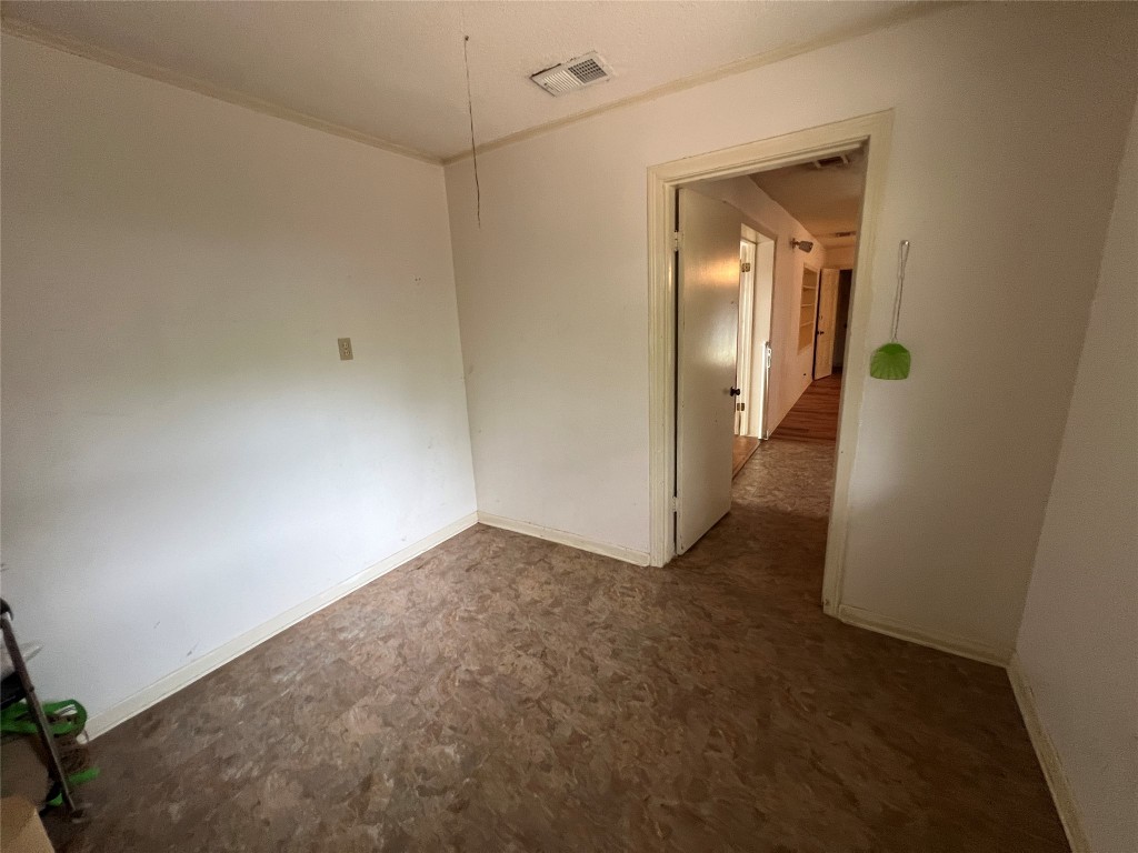 1200 Bentwood Road Austin, TX 78722 - Photo 12 of 16 a view of a small space