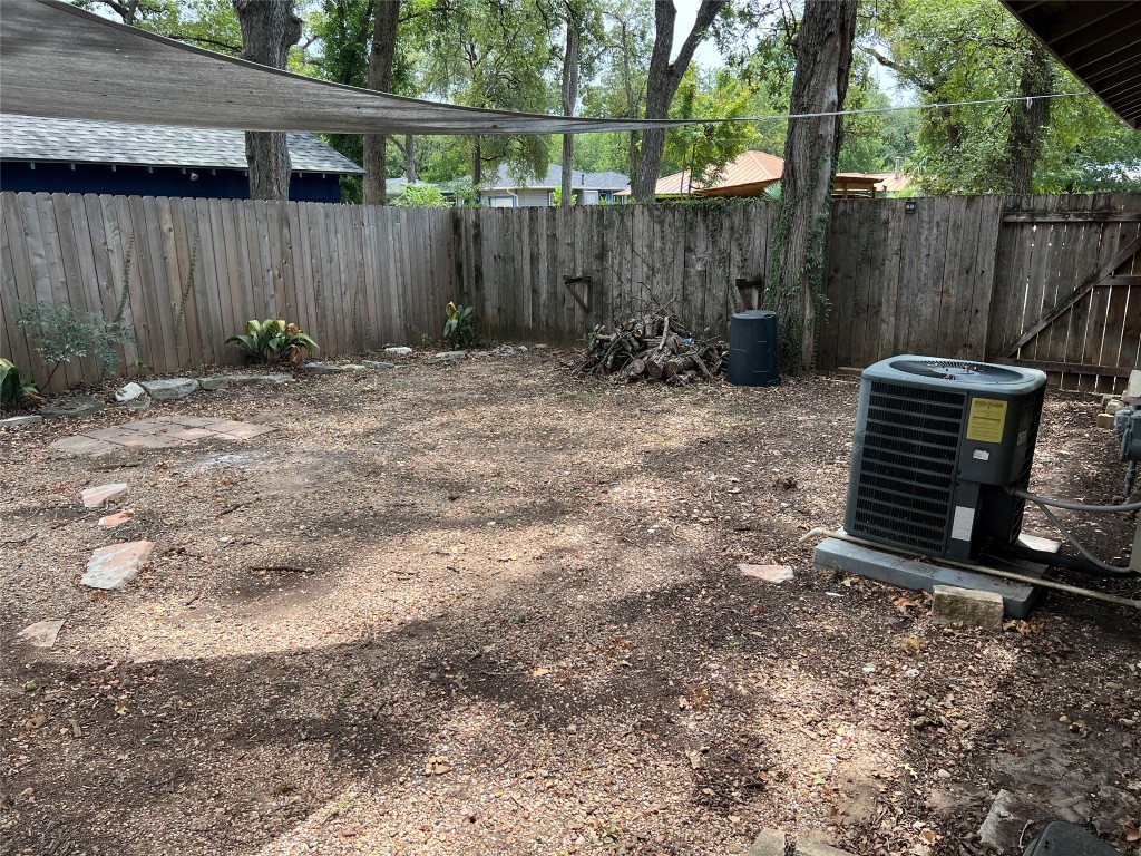 1200 Bentwood Road Austin, TX 78722 - Photo 14 of 16 a backyard of a house