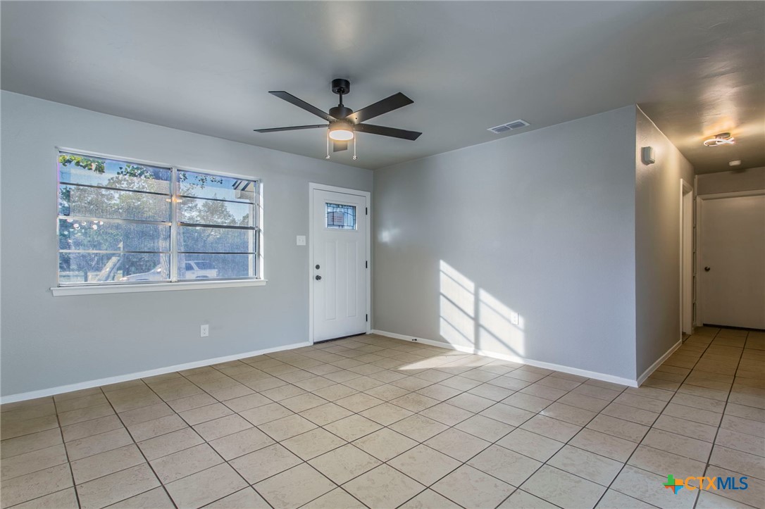 4049 Morgan's Point Road Belton, TX 76513 - Photo 3 of 28
