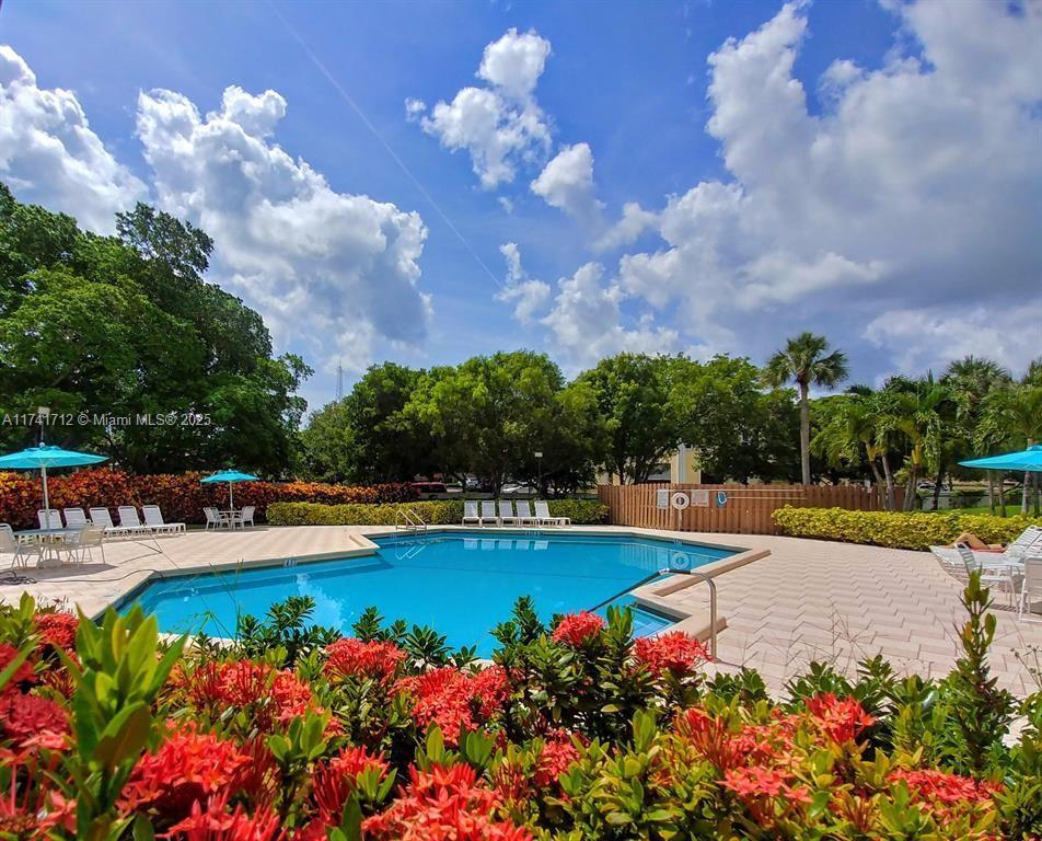 3355 Jaywood Terrace, Unit J113 Boca Raton, FL 33431 - Photo 22 of 34 anotherpool
