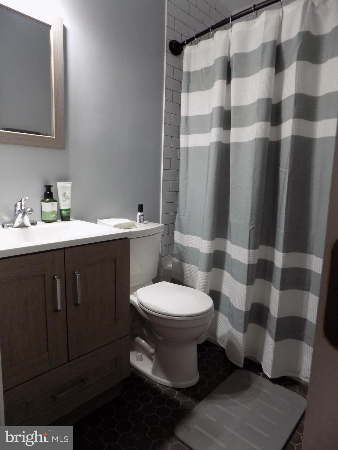2431 Woodcroft Road Baltimore, MD 21234 - Photo 10 of 18 Bathroom