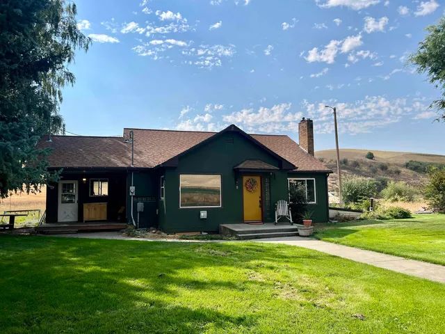 $470,000 | 451 Sunset Road, St. John, WA 99171