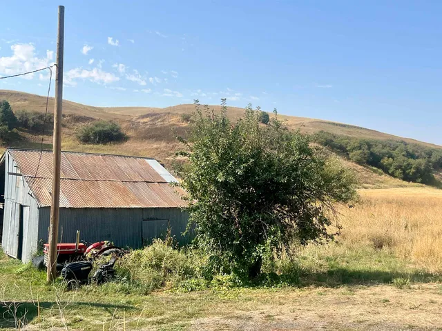 $470,000 | 451 Sunset Road, St. John, WA 99171