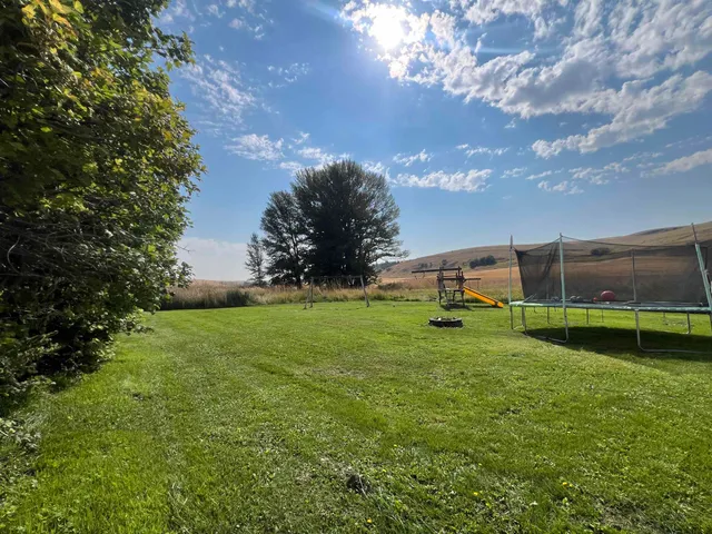 $470,000 | 451 Sunset Road, St. John, WA 99171