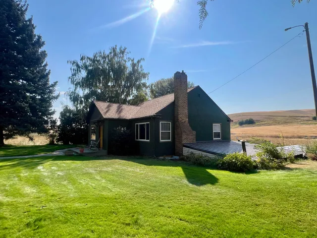 $470,000 | 451 Sunset Road, St. John, WA 99171