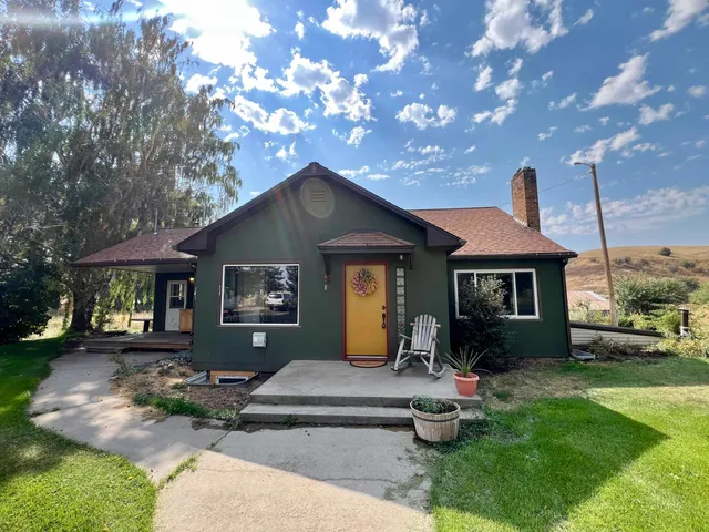 $470,000 | 451 Sunset Road, St. John, WA 99171