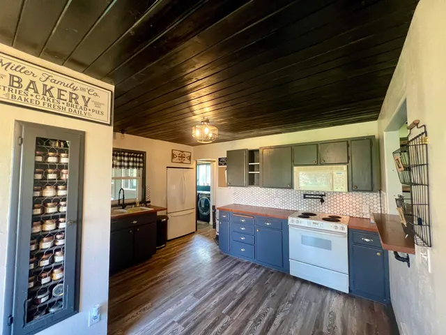 $470,000 | 451 Sunset Road, St. John, WA 99171