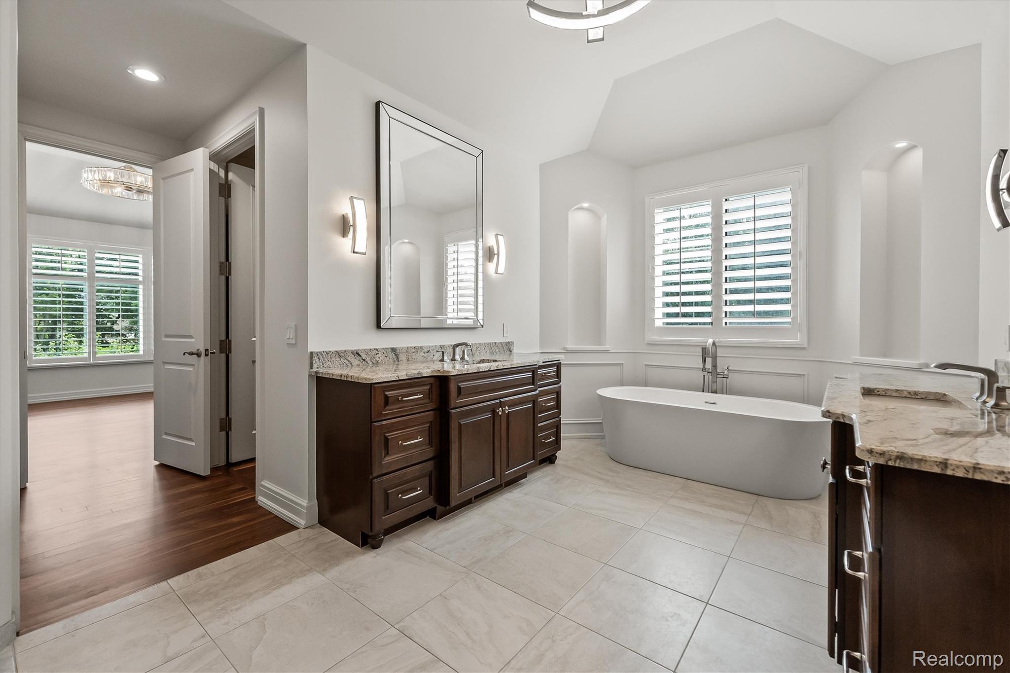 2475 Creekside Court Rochester, MI 48306 - Photo 31 of 91 031-Creekside-43.jpg