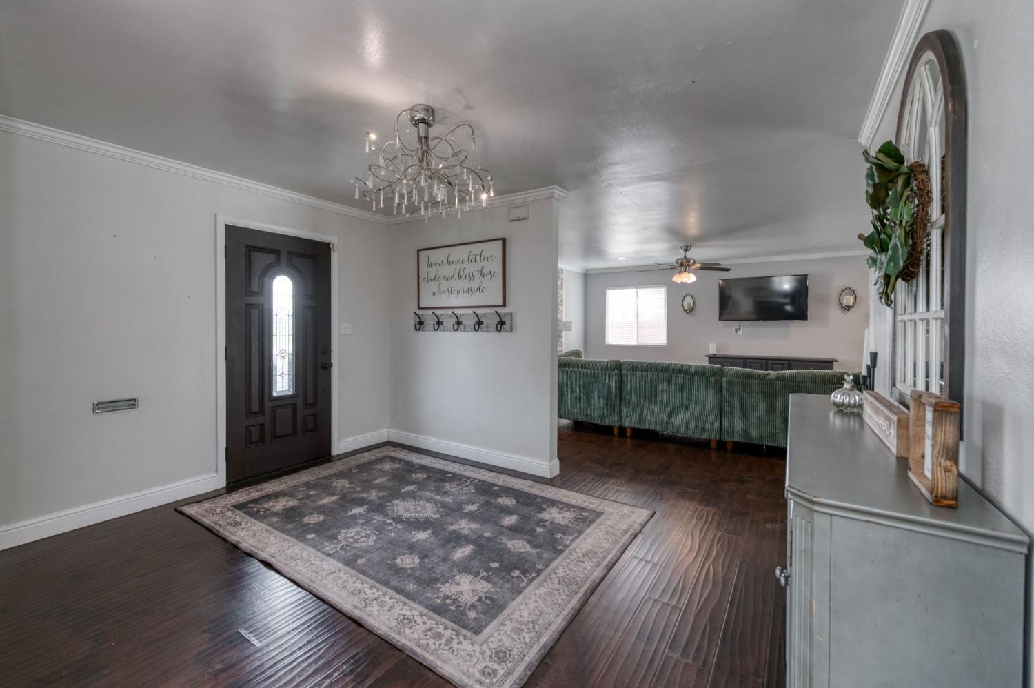 1175 North Frankwood Avenue Reedley, CA 93654 - Photo 6 of 16