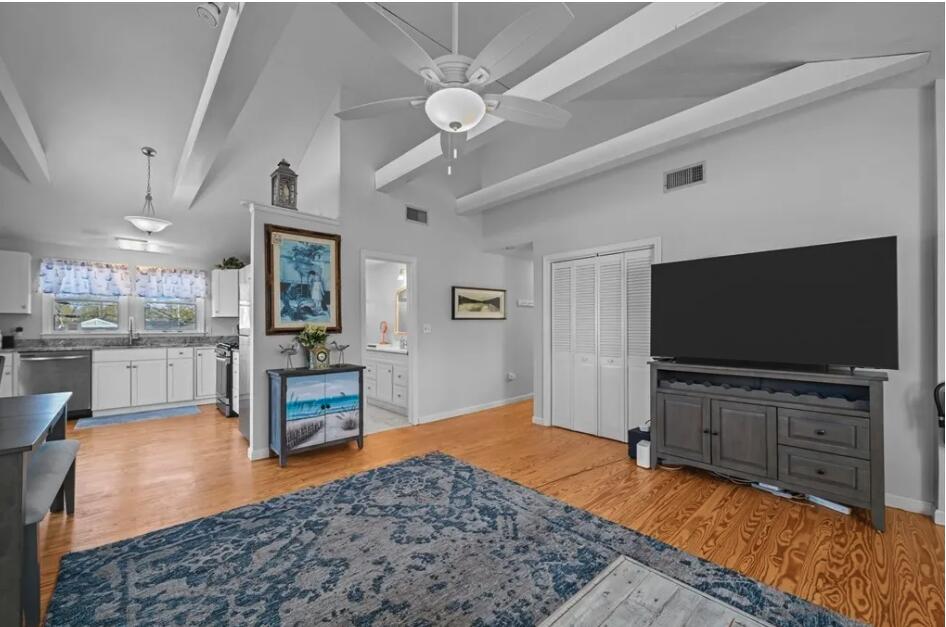 574 Main Street Hyannis, MA 02601 - Photo 20 of 29 574-mainst-hyannis-upstairs-apartment-6