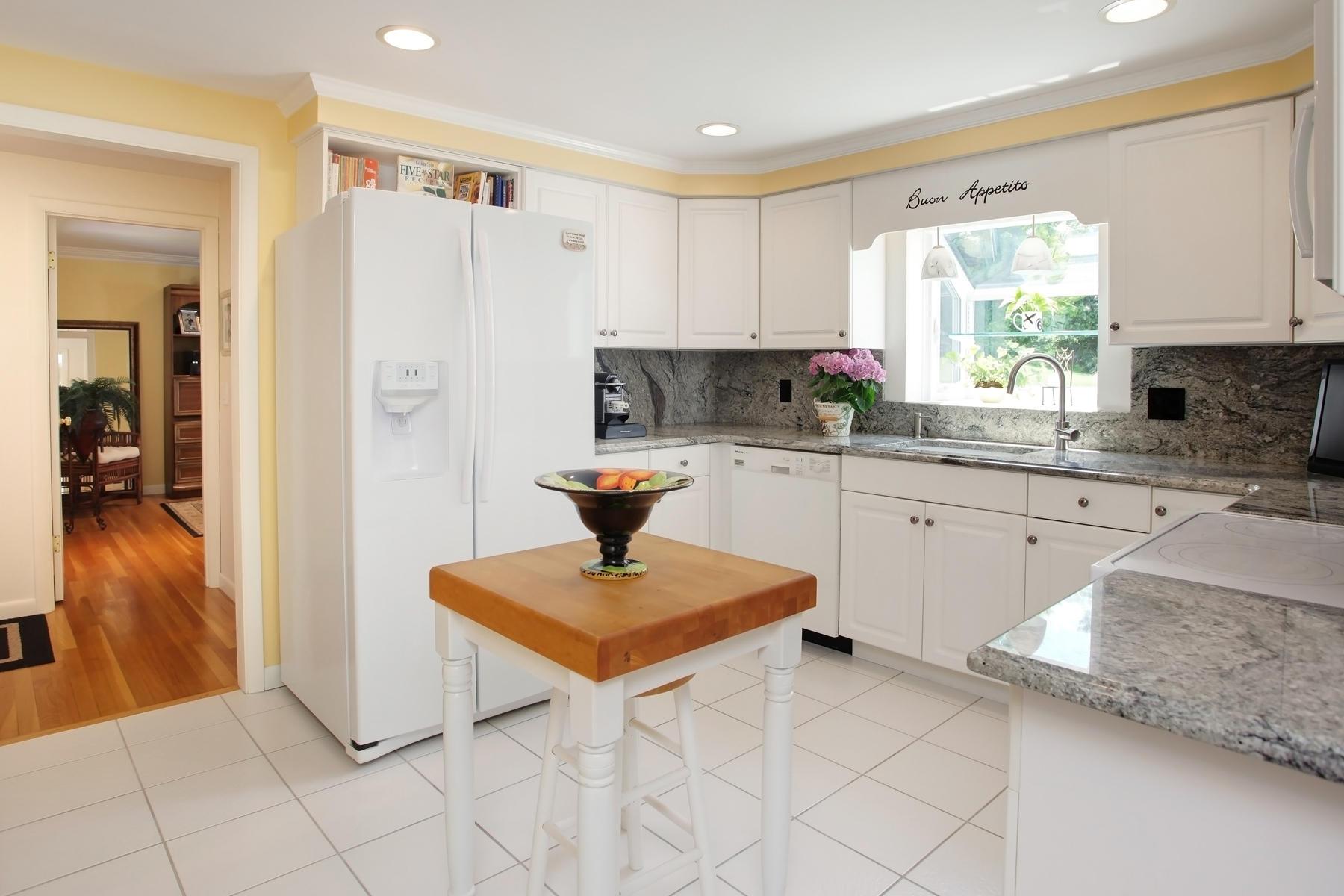 68 Spring Hill Road East Sandwich, MA 02537 - Photo 10 of 32 016_68SpringHill_06302018