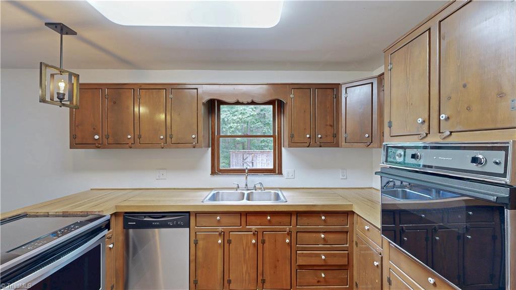 593 Old Camp Road Denton, NC 27239 - Photo 8 of 49