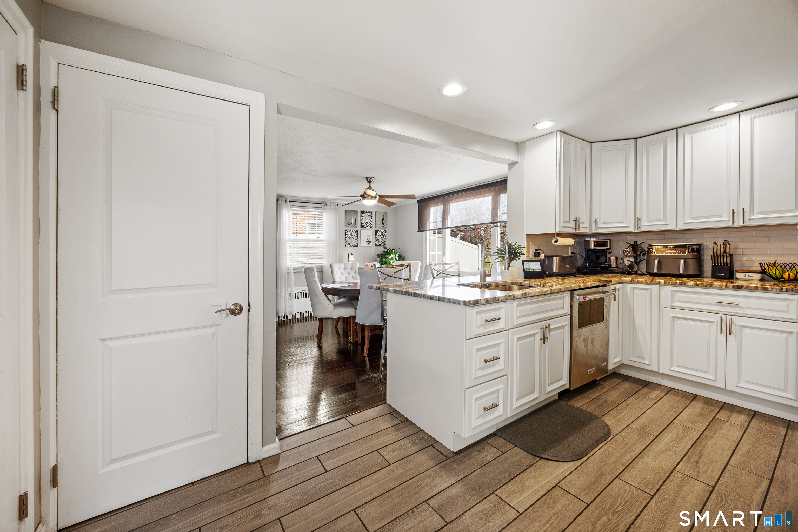 28 Woodmere Road West Hartford, CT 06119 - Photo 16 of 41