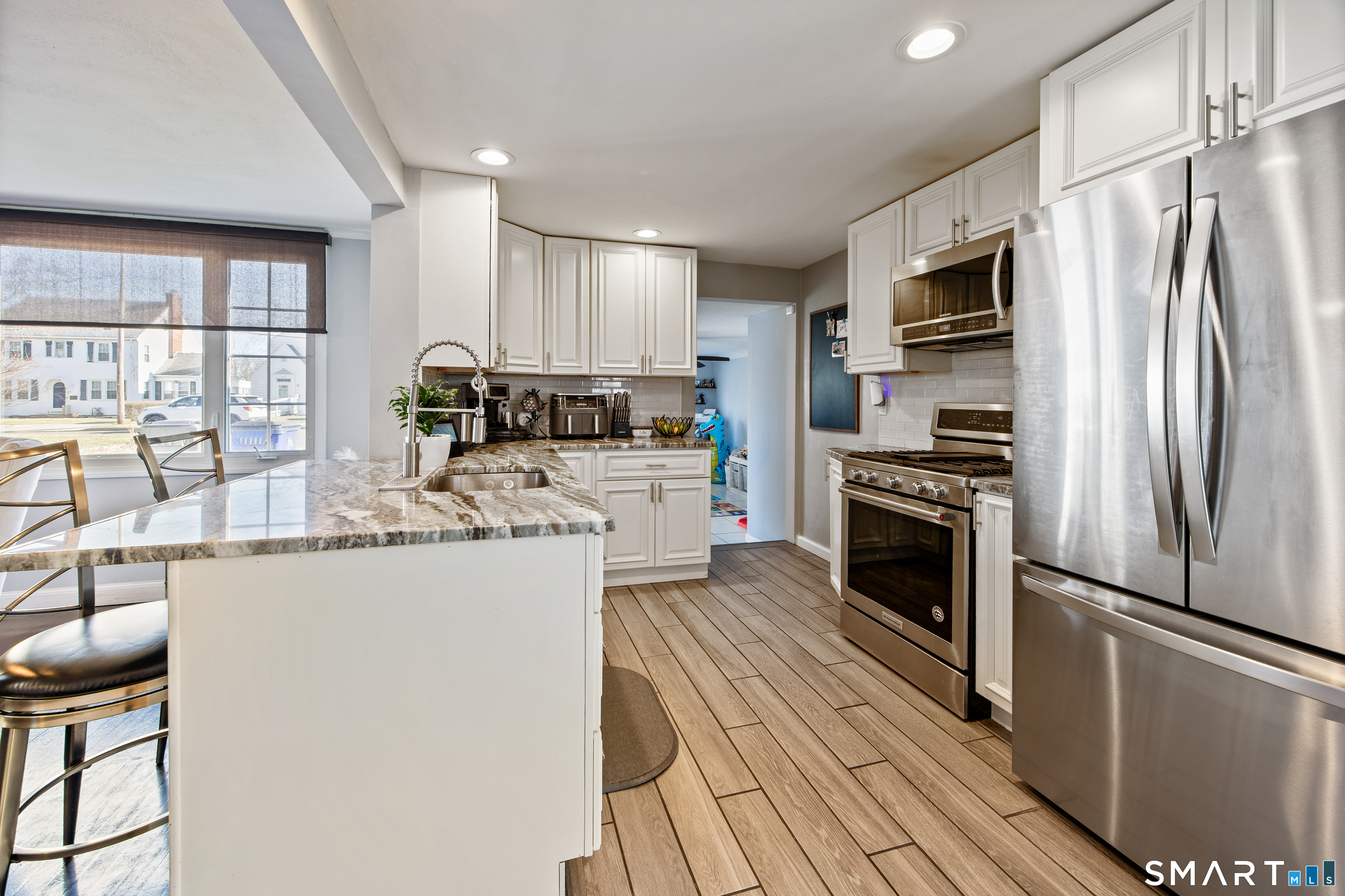 28 Woodmere Road West Hartford, CT 06119 - Photo 20 of 41