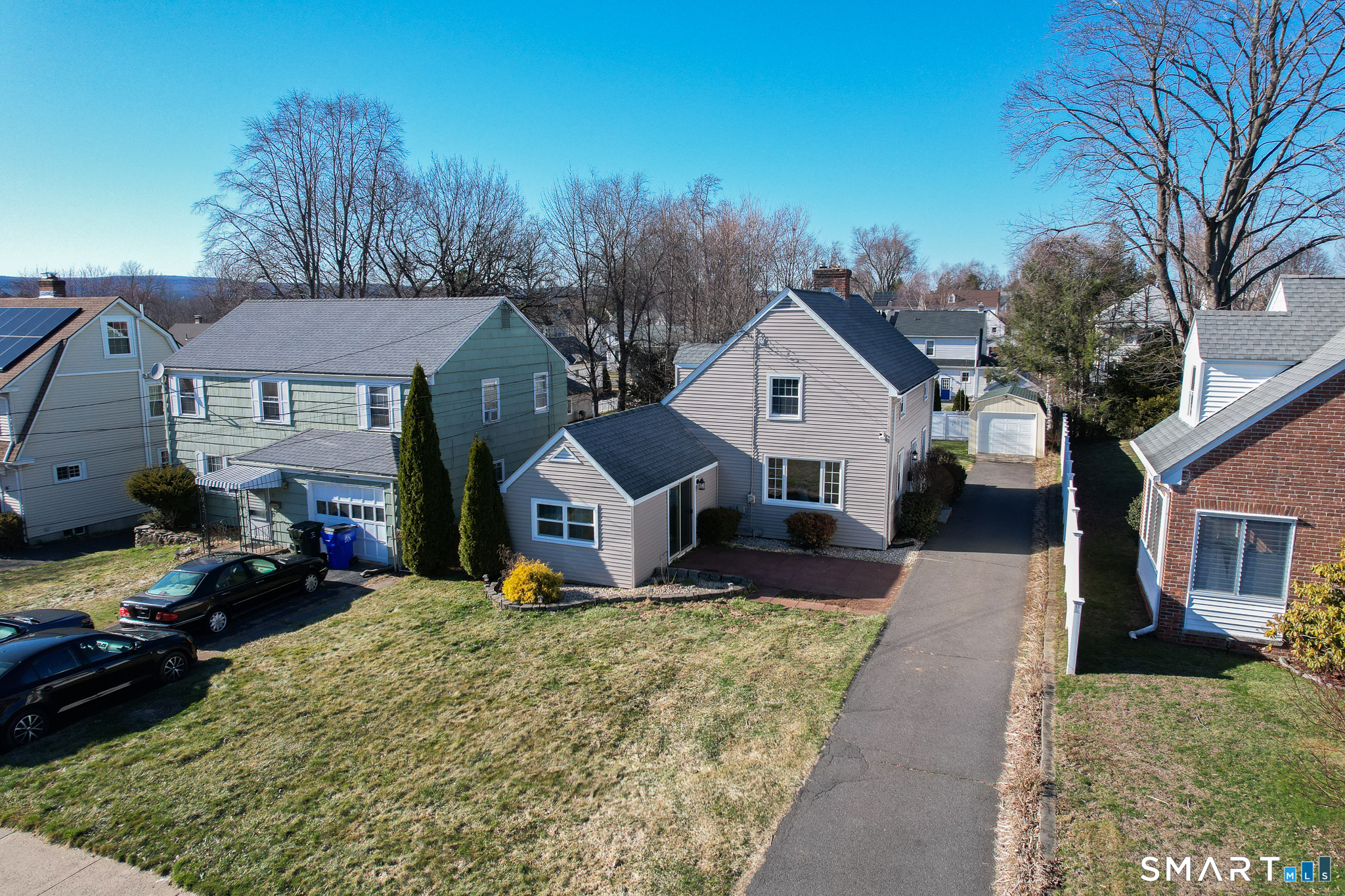 28 Woodmere Road West Hartford, CT 06119 - Photo 2 of 41