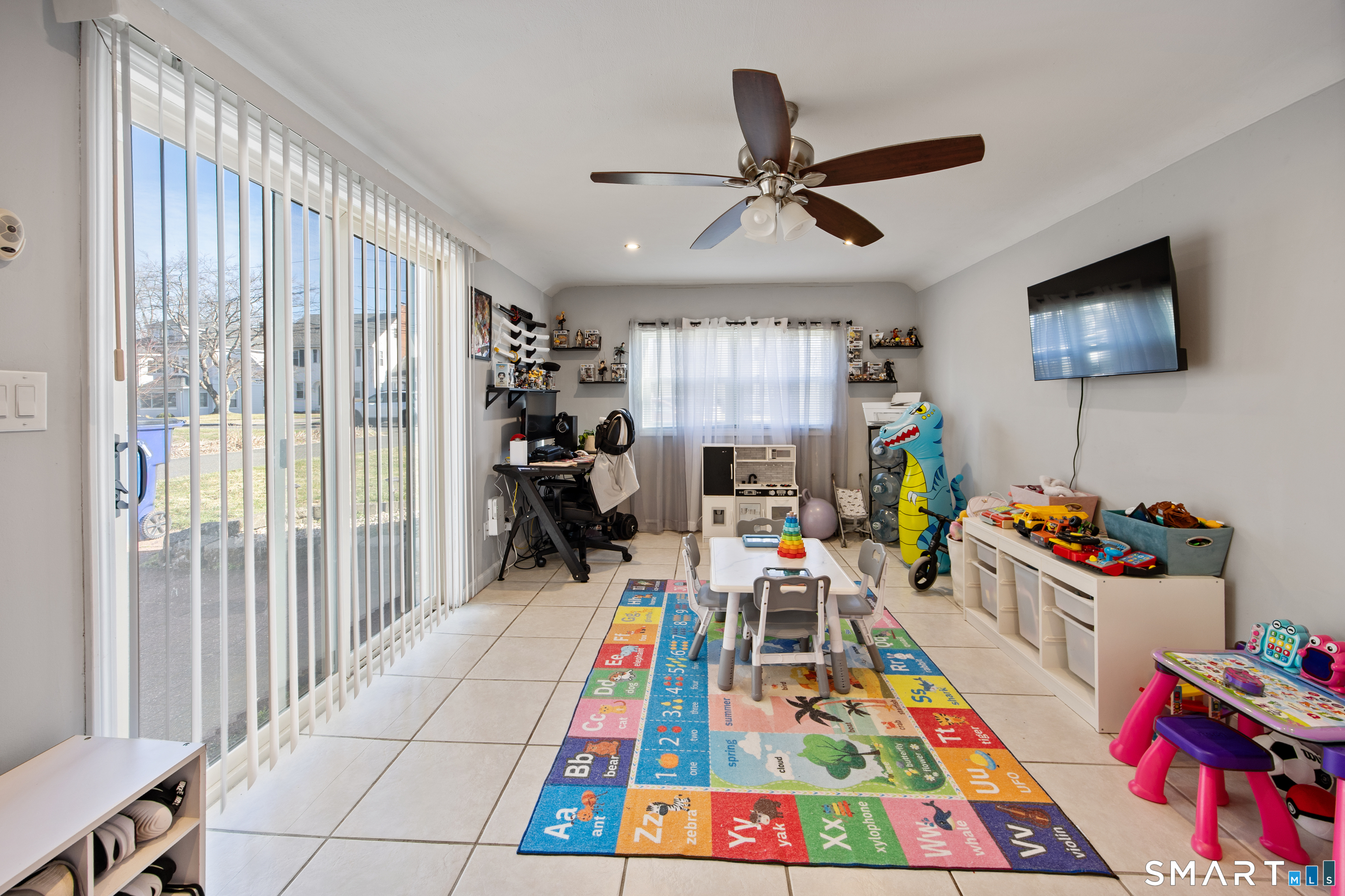 28 Woodmere Road West Hartford, CT 06119 - Photo 32 of 41