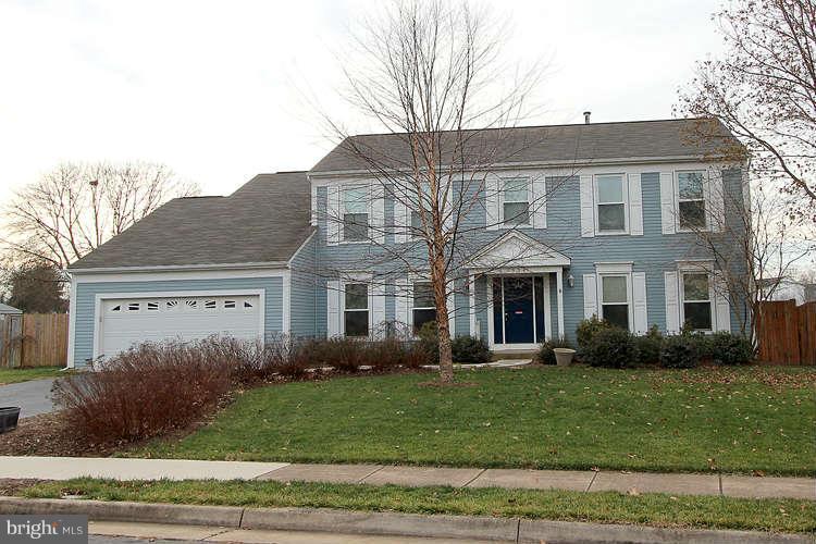 8534 Yoder Street Manassas, VA 20110 - Photo 2 of 30 Exterior (Front)
