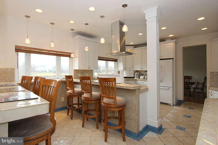 8534 Yoder Street Manassas, VA 20110 - Photo 11 of 30 Kitchen