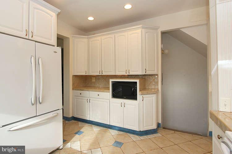 8534 Yoder Street Manassas, VA 20110 - Photo 14 of 30 Kitchen