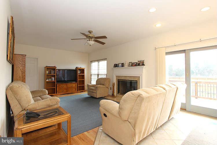 8534 Yoder Street Manassas, VA 20110 - Photo 15 of 30 Family Room