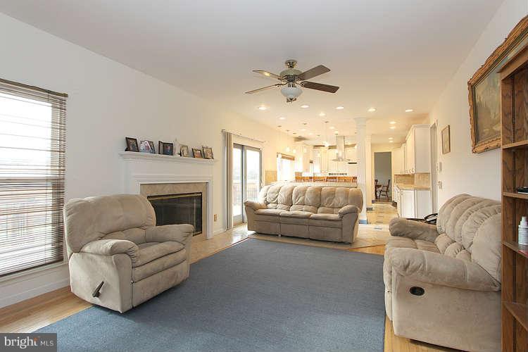 8534 Yoder Street Manassas, VA 20110 - Photo 16 of 30 Family Room