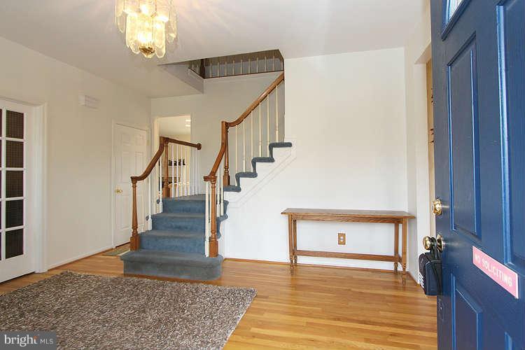 8534 Yoder Street Manassas, VA 20110 - Photo 3 of 30 Interior (General)