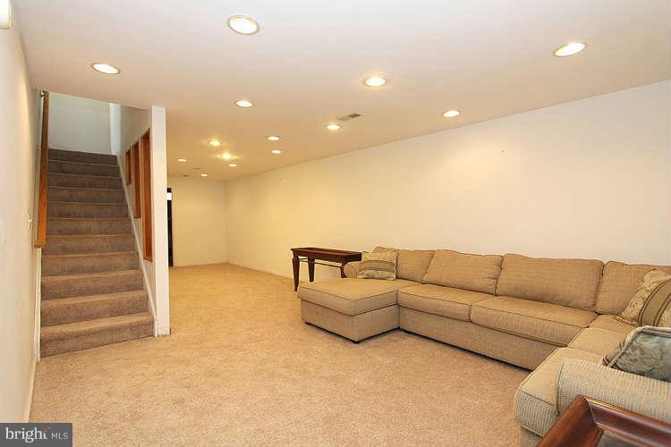 8534 Yoder Street Manassas, VA 20110 - Photo 26 of 30 Recreation Room