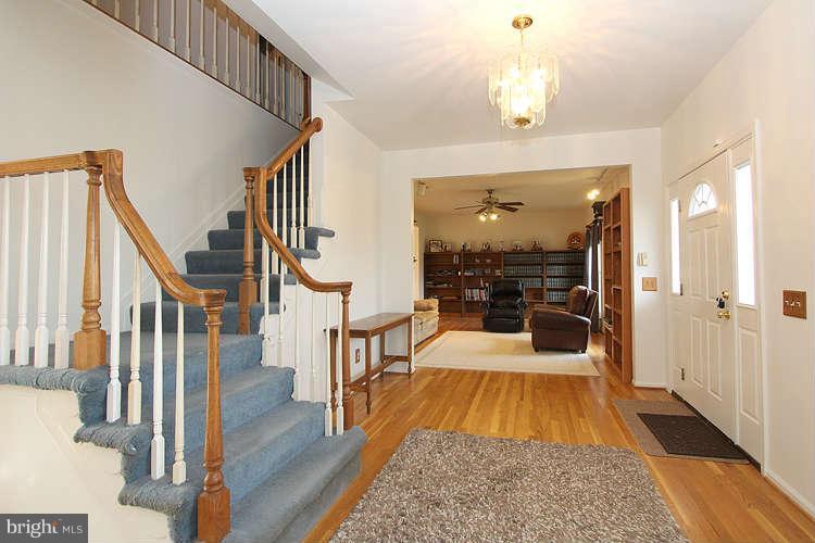 8534 Yoder Street Manassas, VA 20110 - Photo 4 of 30 Interior (General)
