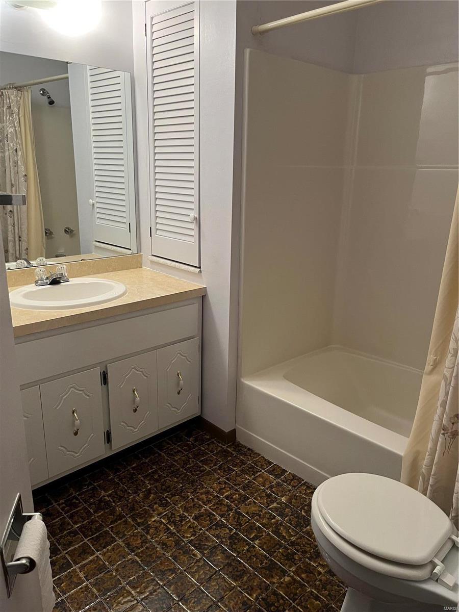 2915 Bee Tree Lane St. Louis, MO 63129 - Photo 16 of 31