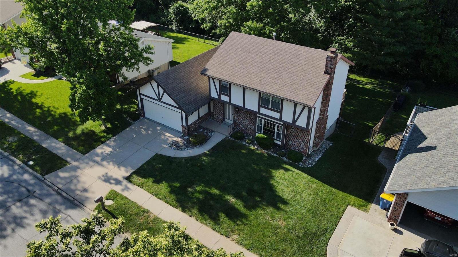 2915 Bee Tree Lane St. Louis, MO 63129 - Photo 5 of 31