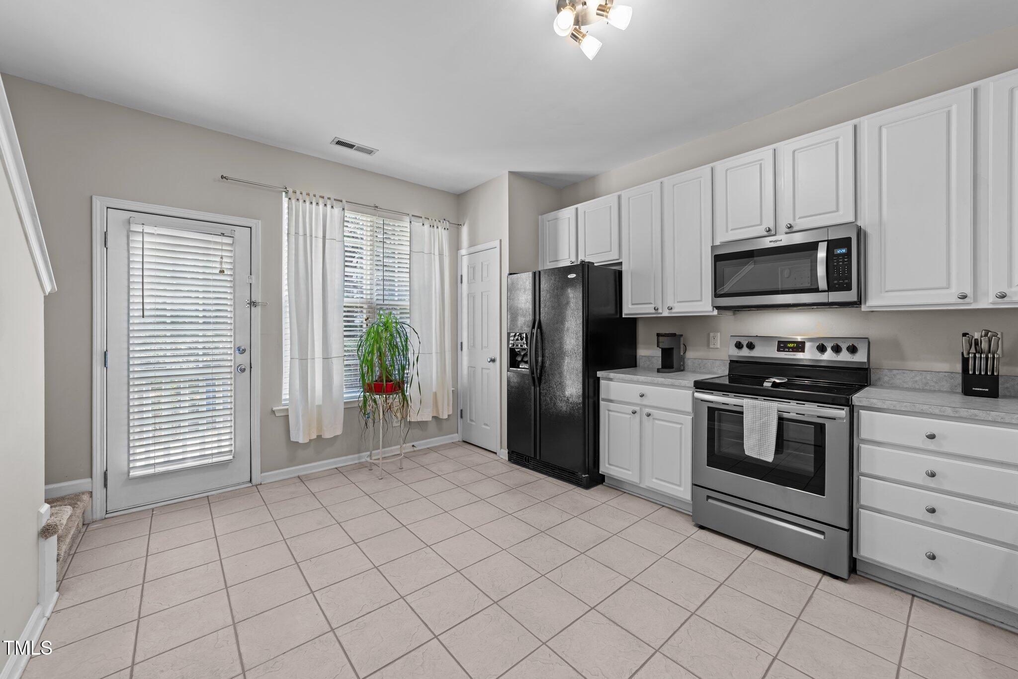 8208 City Loft Court Raleigh, NC 27613 - Photo 9 of 29 11-web-or-mls-3D5A6170