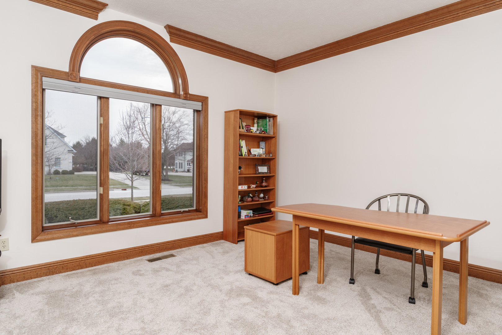 1908 Hackberry Road Bloomington, IL 61704 - Photo 27 of 50 a living room with furniture