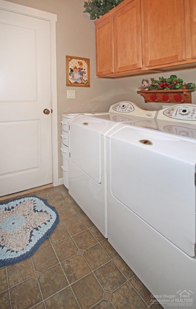 20730 Beaumont Drive Bend, OR 97701 - Photo 17 of 19 Maytag Neptune Washer and Dryer are incl