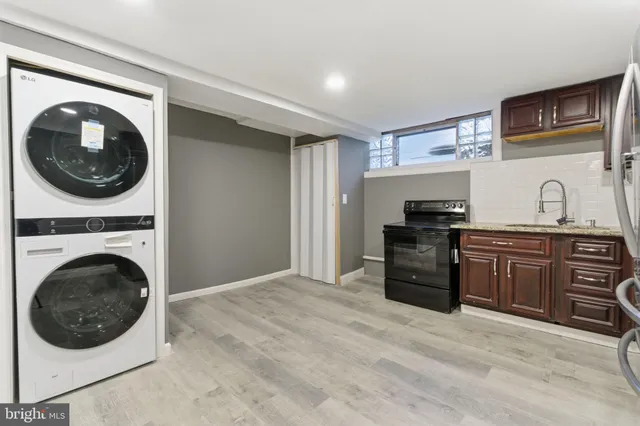 a car parked in front of a building