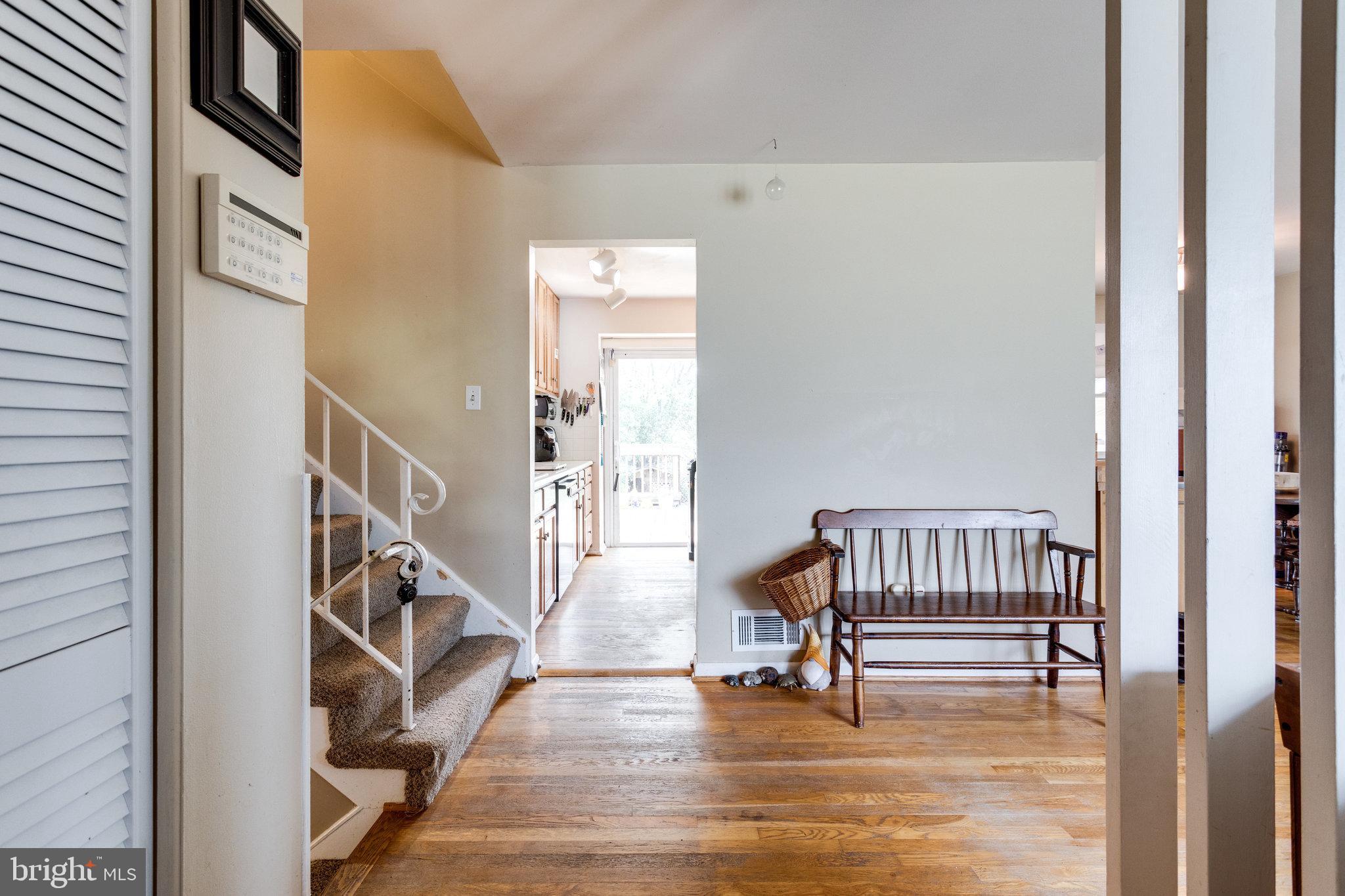 6103 Craft Road Alexandria, VA 22310 - Photo 5 of 44