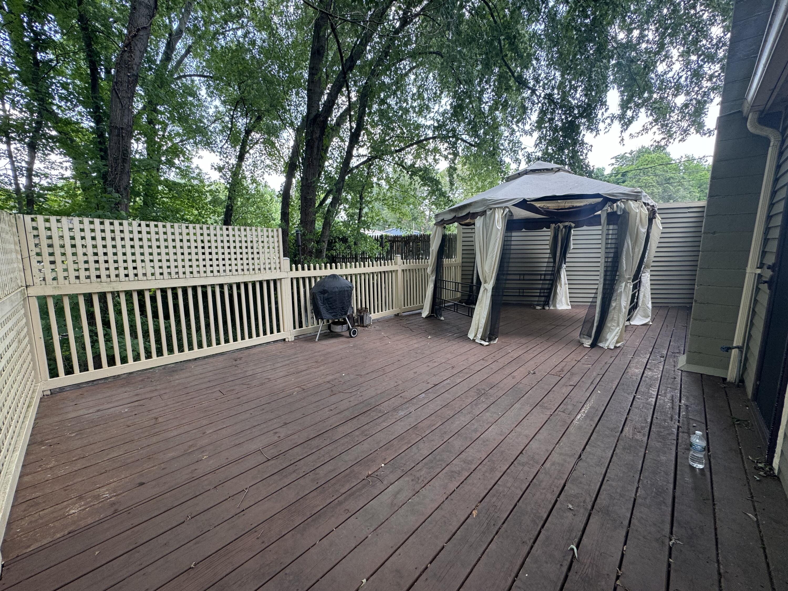 13647 Prairie Road Harbert, MI 49115 - Photo 7 of 9 Back Deck