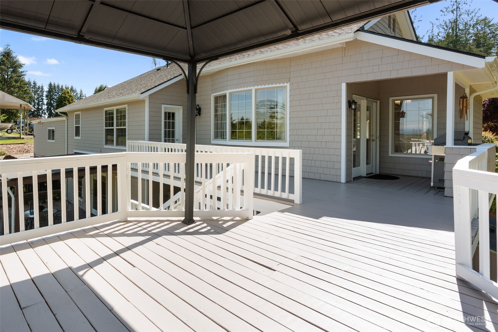 308 Brockway Road Chehalis, WA 98532 - Photo 34 of 40 a view of a wooden deck