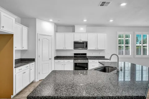 $635,000 | 1414 Van Zee Drive, Woodland, CA 95776