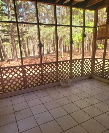 a view of a black and white fence